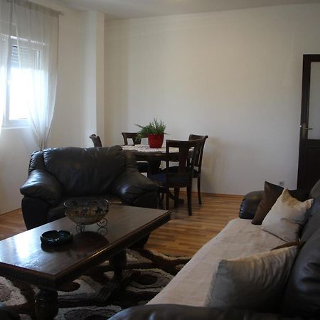 Apartman Na Rijeci Cijevni Appartement Podgorica Buitenkant foto